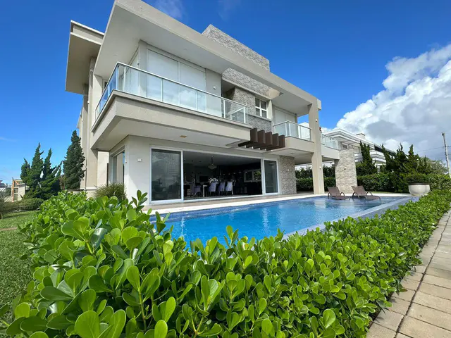 Casa em Condomínio em Osório com 5 suítes Bairro Atlantida Sul 462m2